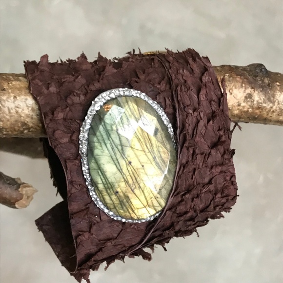 Bohemian Labradorite Leather wrap bracelet - Picture 7 of 8